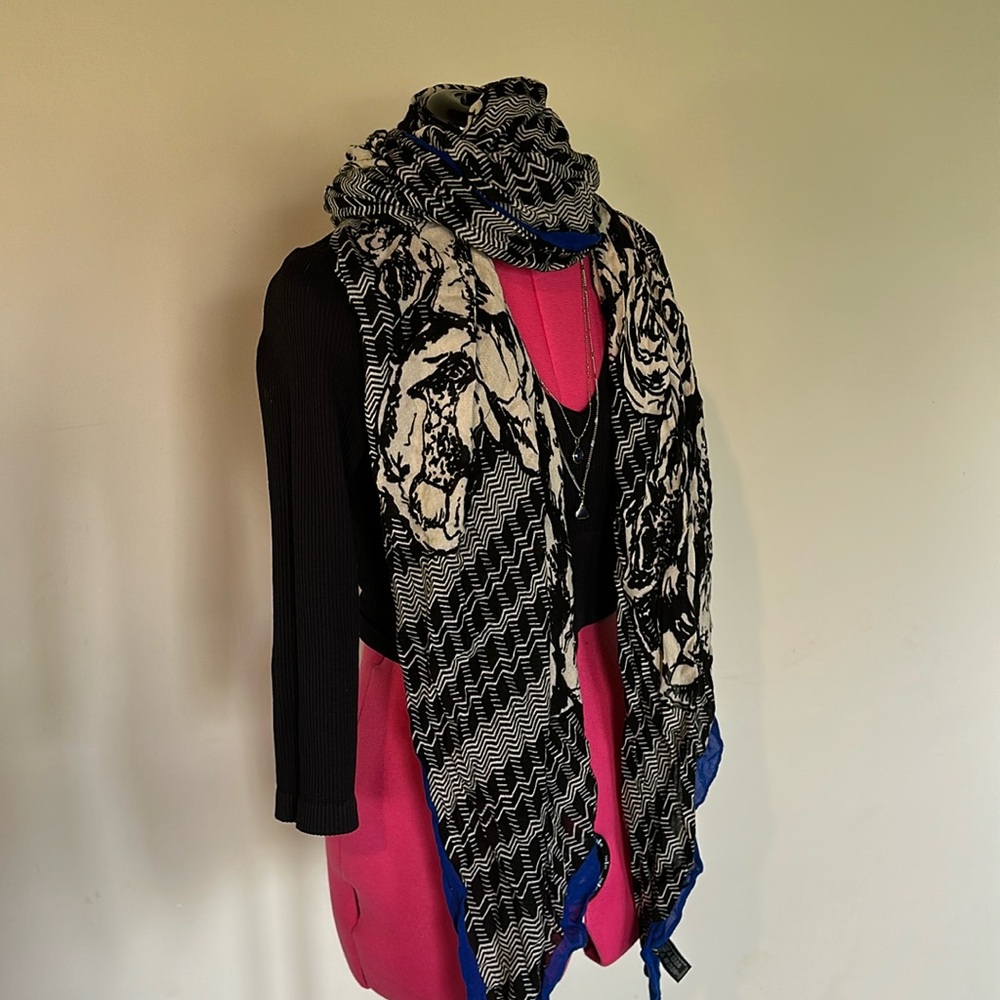 Stella & Dot 72”x36” scarf sarong B&W blue trim floral fall winter warm stylish